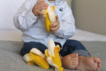Banane "Ana Banana" - Naturkautschuk-Babyspielzeug von OLI & CAROL